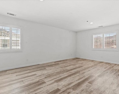 11962 Alpine Drive - Photo Thumbnail 20