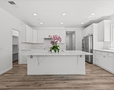 11962 Alpine Drive - Photo Thumbnail 15