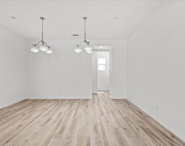 11962 Alpine Drive - Photo Thumbnail 8