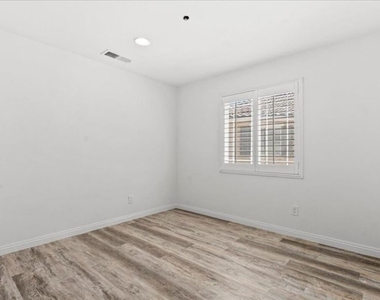 11962 Alpine Drive - Photo Thumbnail 31