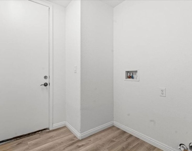 11962 Alpine Drive - Photo Thumbnail 37