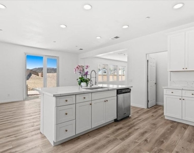 11962 Alpine Drive - Photo Thumbnail 17