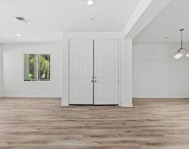 11962 Alpine Drive - Photo Thumbnail 10