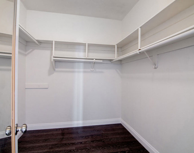1101 Rexford Drive - Photo Thumbnail 10