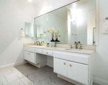1101 Rexford Drive - Photo Thumbnail 15