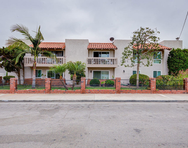 2020 Graham Avenue - Photo Thumbnail 1