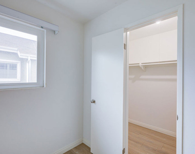 2020 Graham Avenue - Photo Thumbnail 21