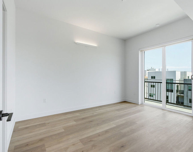 3555 Overland Avenue - Photo Thumbnail 8