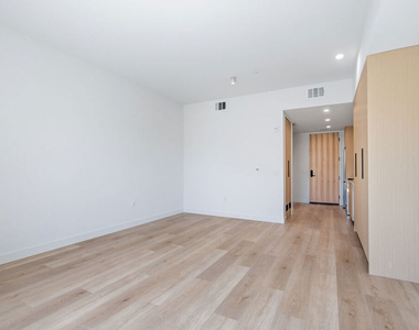 3555 Overland Avenue - Photo Thumbnail 10
