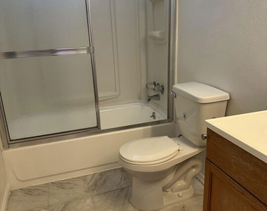 957 S St Andrews Place - Photo Thumbnail 4