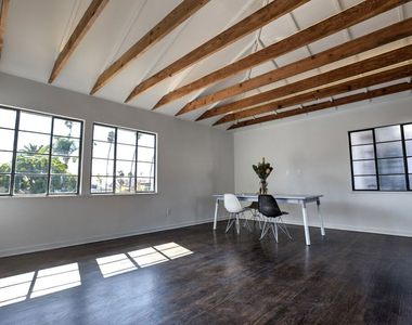 1807 Montana Ave - Photo Thumbnail 25