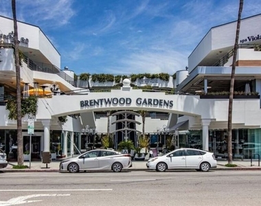 901 S Barrington Avenue - Photo Thumbnail 25