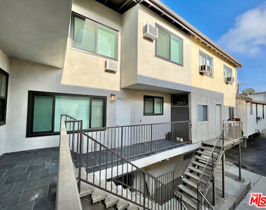 901 S Barrington Avenue - Photo Thumbnail 24