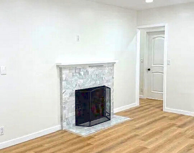 4645 Butterfly Lane - Photo Thumbnail 8