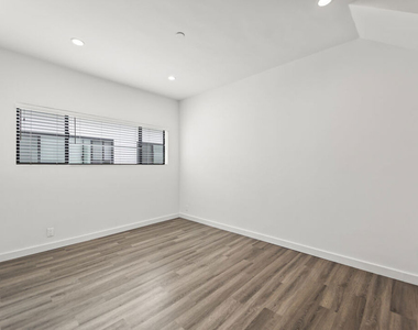 1264 9th Street - Photo Thumbnail 15