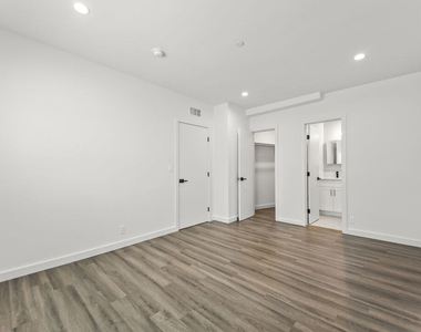 1264 9th Street - Photo Thumbnail 8
