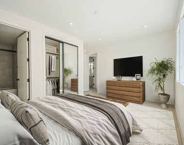 1815 Barry Avenue - Photo Thumbnail 7