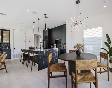 1815 Barry Avenue - Photo Thumbnail 9