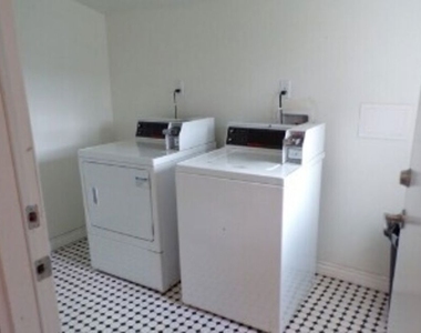 1036 N Bonnie Brae Street - Photo Thumbnail 4