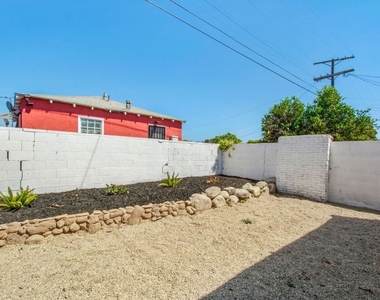 8906 S Harvard Boulevard - Photo Thumbnail 5