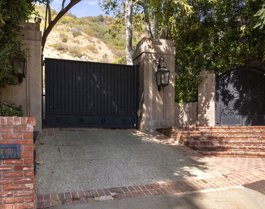 9507 Heather Road - Photo Thumbnail 1