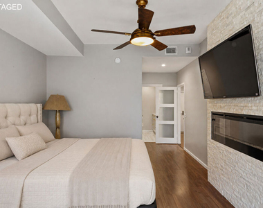 7250 Franklin Avenue - Photo Thumbnail 11