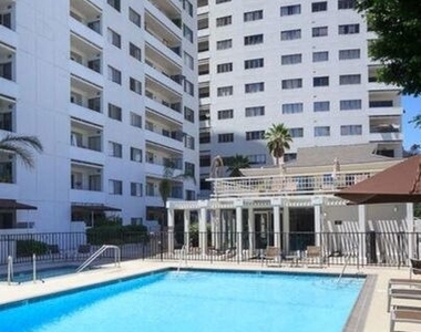 7250 Franklin Avenue - Photo Thumbnail 35