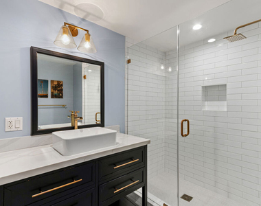 7250 Franklin Avenue - Photo Thumbnail 17