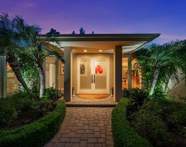 1457 Claridge Drive - Photo Thumbnail 4