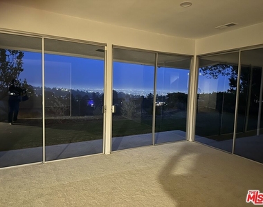 1212 Roberto Lane - Photo Thumbnail 10