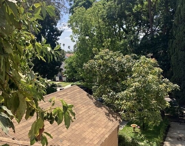7521 Hampton Avenue - Photo Thumbnail 7