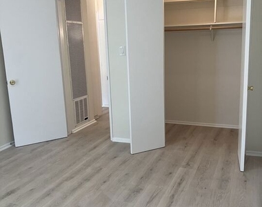 7521 Hampton Avenue - Photo Thumbnail 6