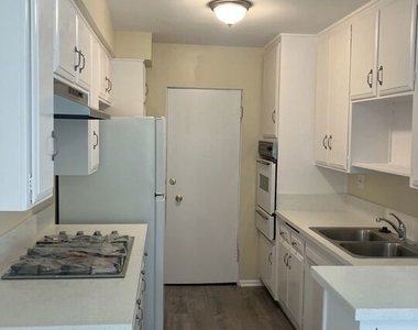 7521 Hampton Avenue - Photo Thumbnail 1