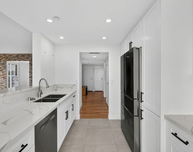 343 Pioneer Drive - Photo Thumbnail 20