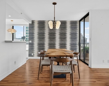 343 Pioneer Drive - Photo Thumbnail 12