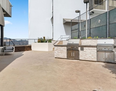 343 Pioneer Drive - Photo Thumbnail 32