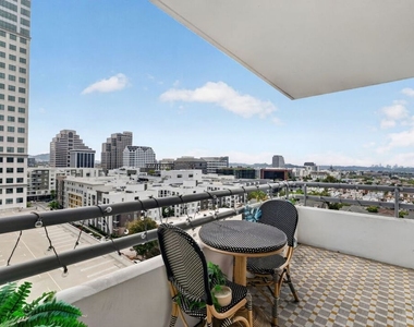 343 Pioneer Drive - Photo Thumbnail 14
