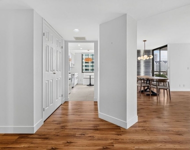 343 Pioneer Drive - Photo Thumbnail 8