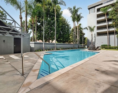 343 Pioneer Drive - Photo Thumbnail 38