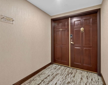 343 Pioneer Drive - Photo Thumbnail 5
