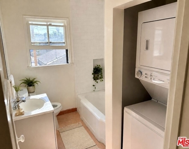 4707 Finley Avenue - Photo Thumbnail 6