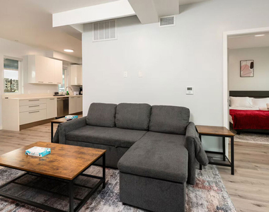 917 S Berendo Street - Photo Thumbnail 1