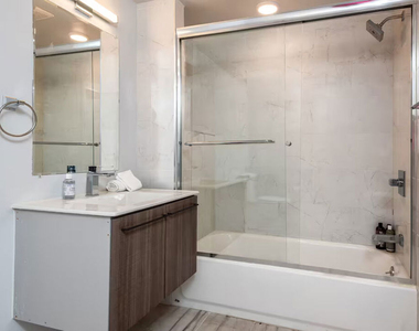 917 S Berendo Street - Photo Thumbnail 8