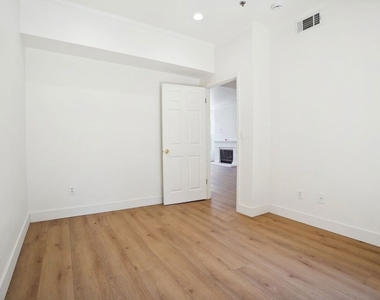 80 N Raymond Avenue - Photo Thumbnail 13