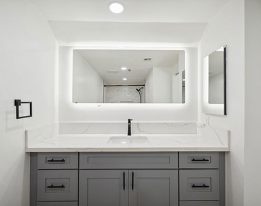 80 N Raymond Avenue - Photo Thumbnail 10