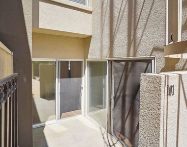 80 N Raymond Avenue - Photo Thumbnail 26