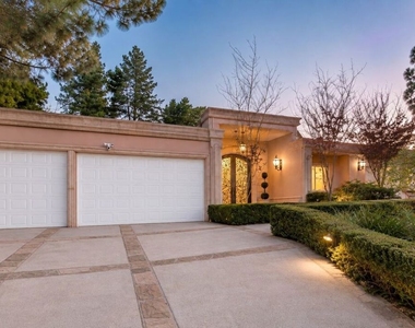 1915 Loma Vista Drive - Photo Thumbnail 15