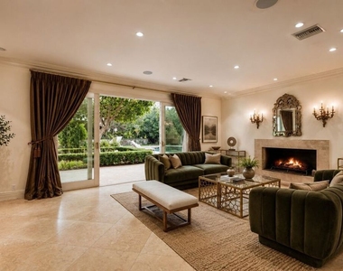 1915 Loma Vista Drive - Photo Thumbnail 1