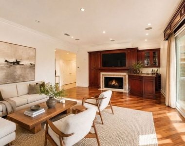 1915 Loma Vista Drive - Photo Thumbnail 7