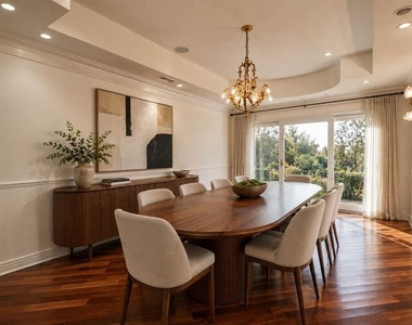 1915 Loma Vista Drive - Photo Thumbnail 4